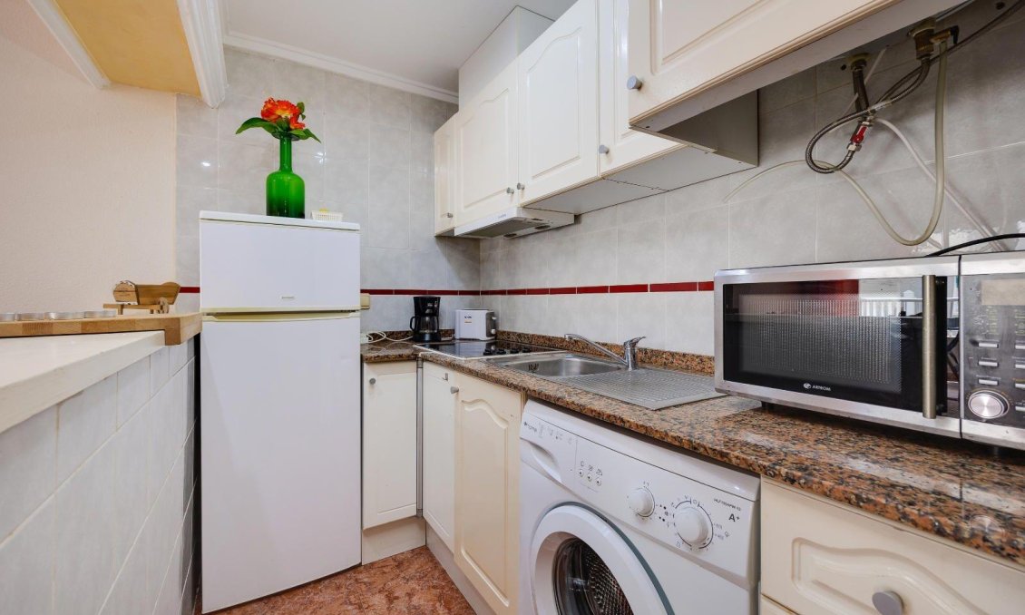Segunda mano - Apartamento -
Torrevieja - Centro