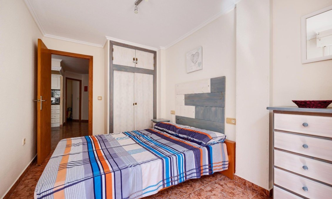 Segunda mano - Apartamento -
Torrevieja - Centro