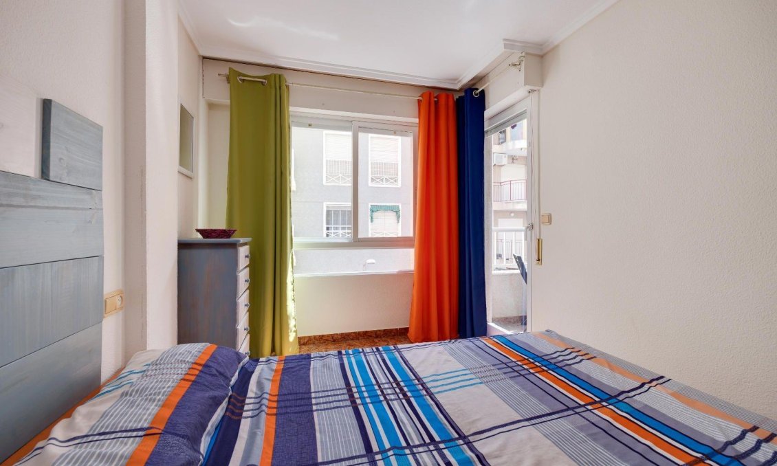 Segunda mano - Apartamento -
Torrevieja - Centro