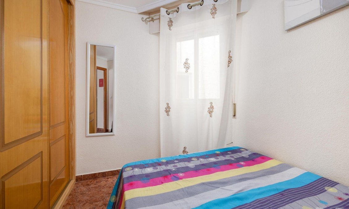 Segunda mano - Apartamento -
Torrevieja - Centro