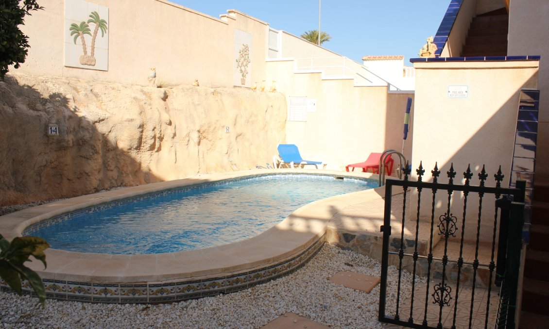 Segunda mano - Villa -
La Zenia - Costa Blanca