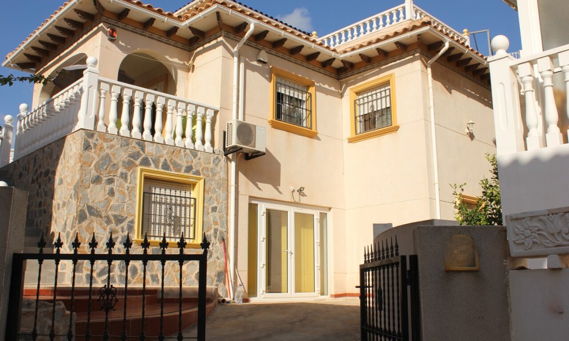 Segunda mano - Villa -
La Zenia - Costa Blanca