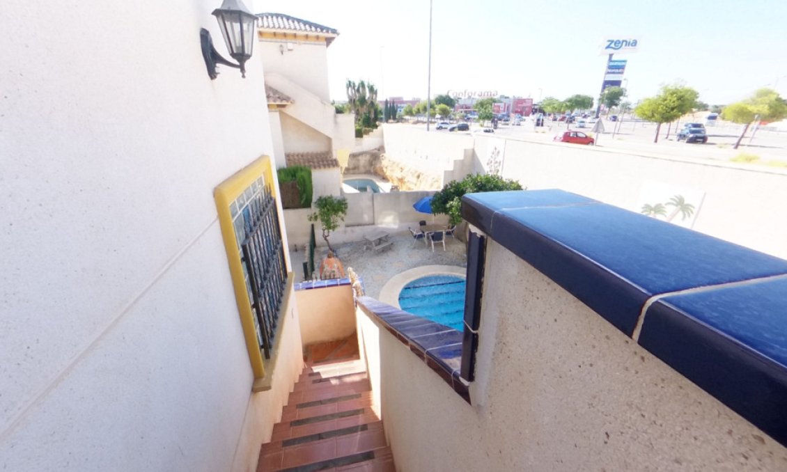 Segunda mano - Villa -
La Zenia - Costa Blanca