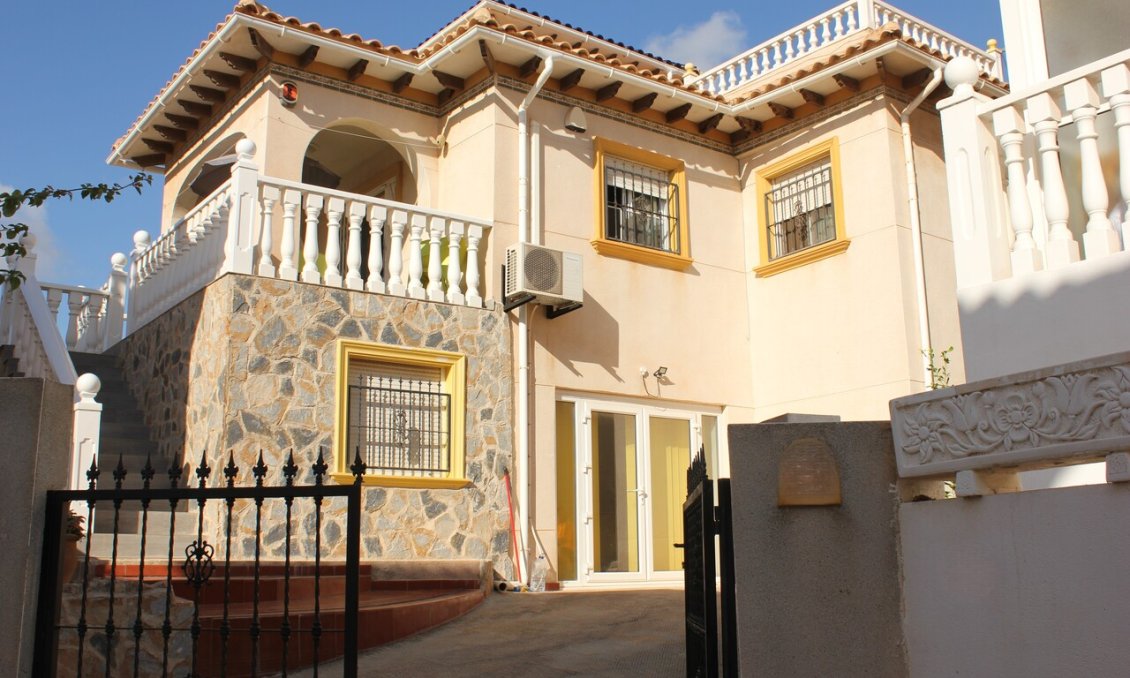 Segunda mano - Villa -
La Zenia - Costa Blanca