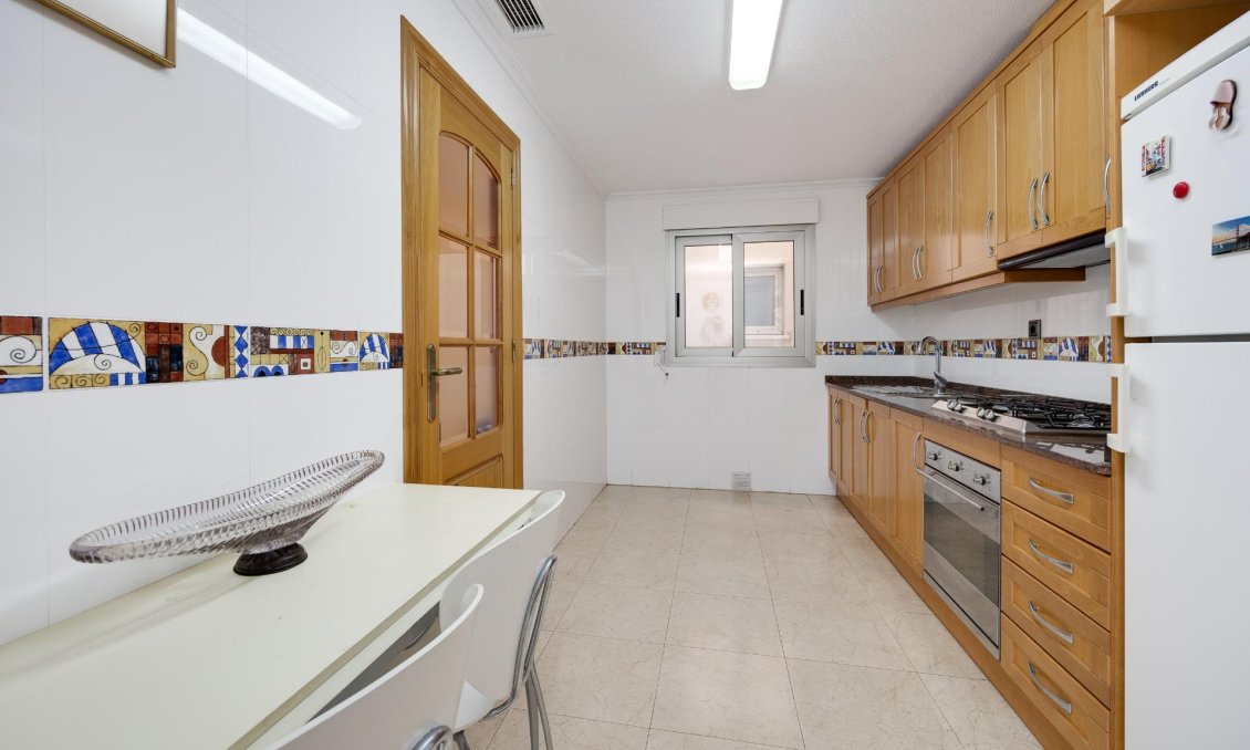 Wiederverkauf - Wohnung -
Torrevieja - Paseo Maritimo