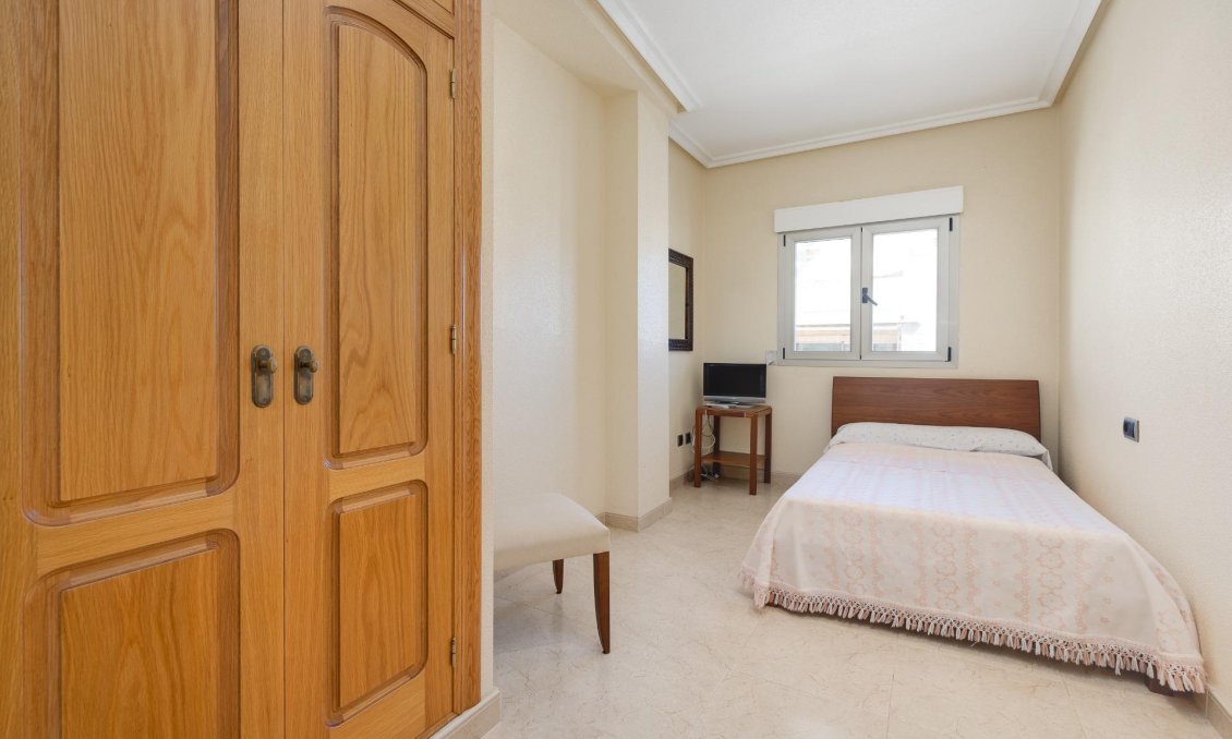 Wiederverkauf - Wohnung -
Torrevieja - Paseo Maritimo