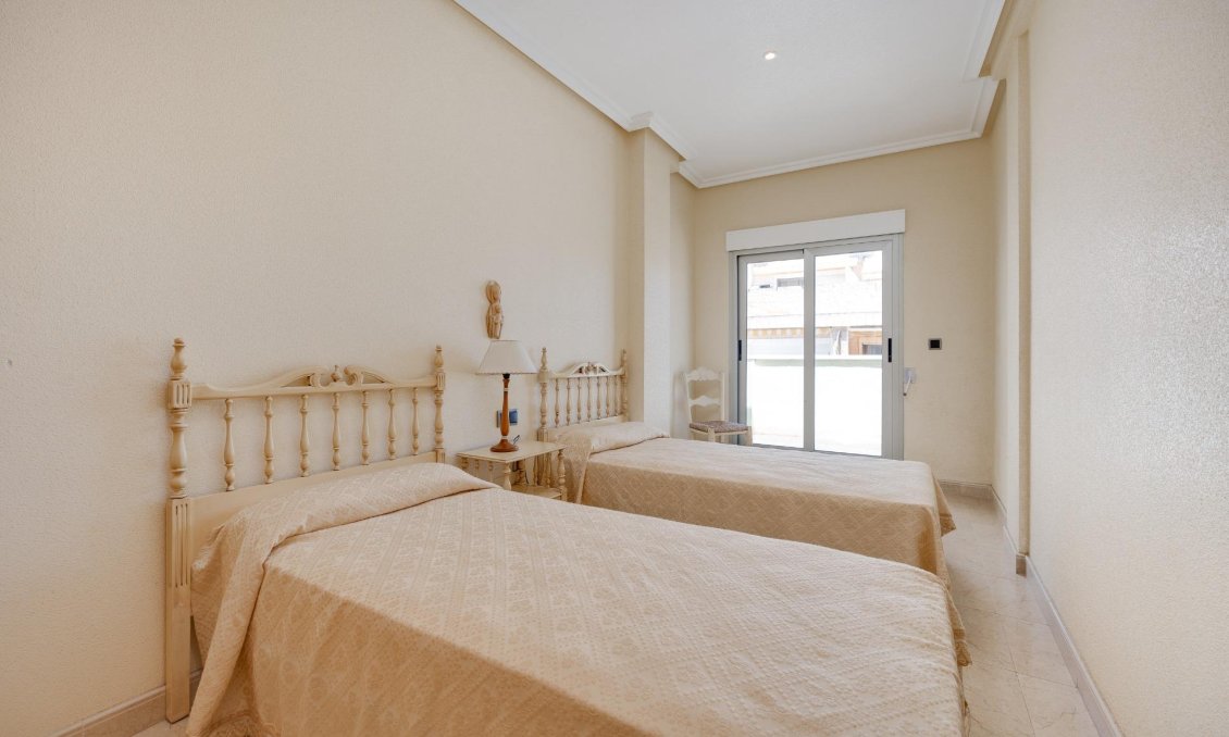 Wiederverkauf - Wohnung -
Torrevieja - Paseo Maritimo