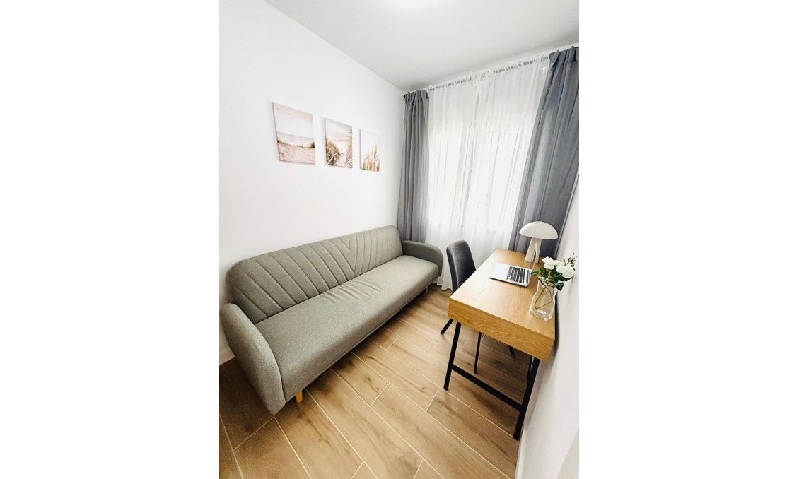 Wiederverkauf - Quad House -
Torrevieja - Carrefour