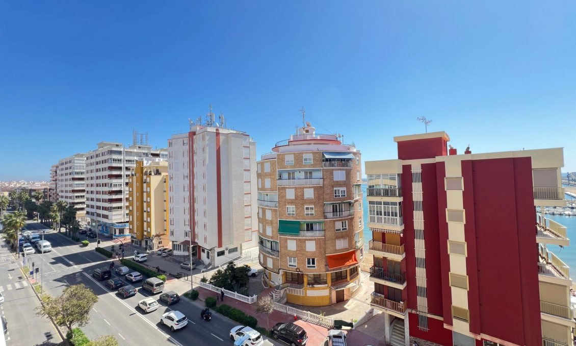 Segunda mano - Apartamento -
Torrevieja - El Acequión - Los Náufragos