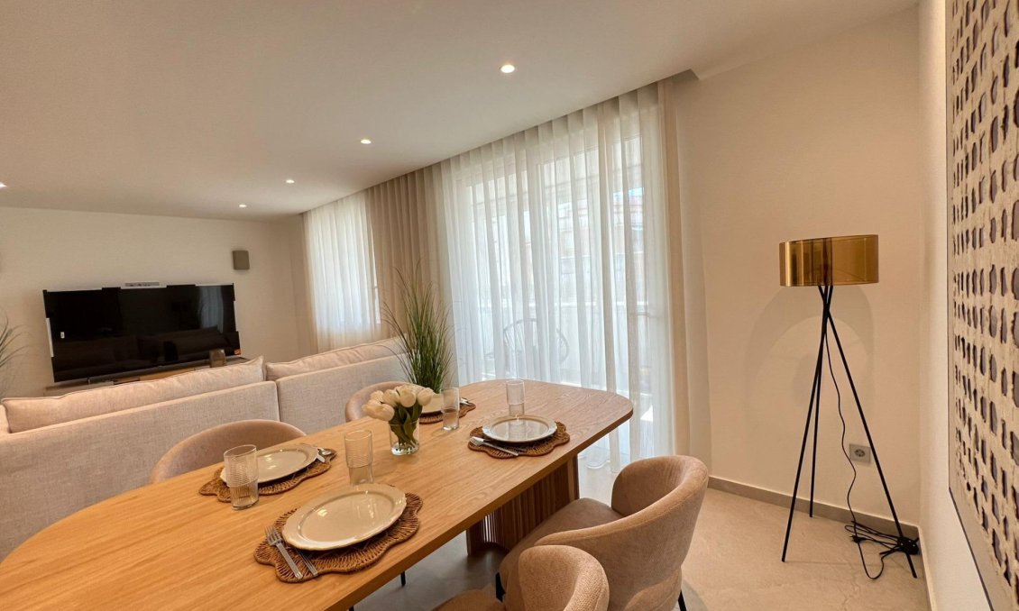 Segunda mano - Apartamento -
Torrevieja - El Acequión - Los Náufragos