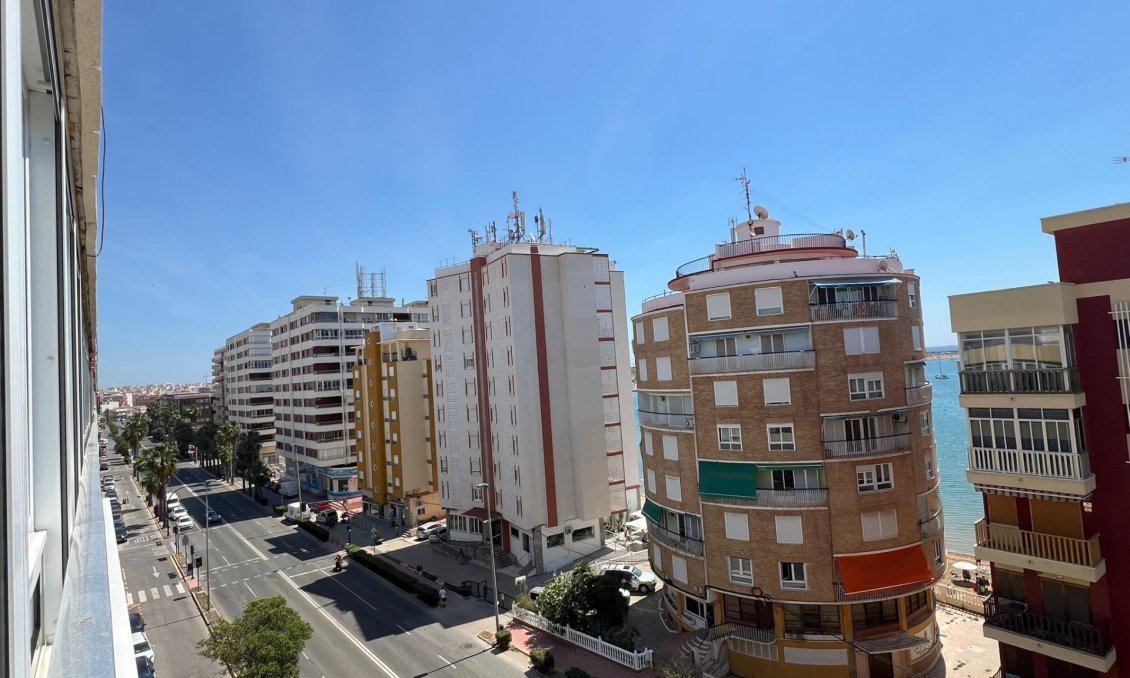 Segunda mano - Apartamento -
Torrevieja - El Acequión - Los Náufragos