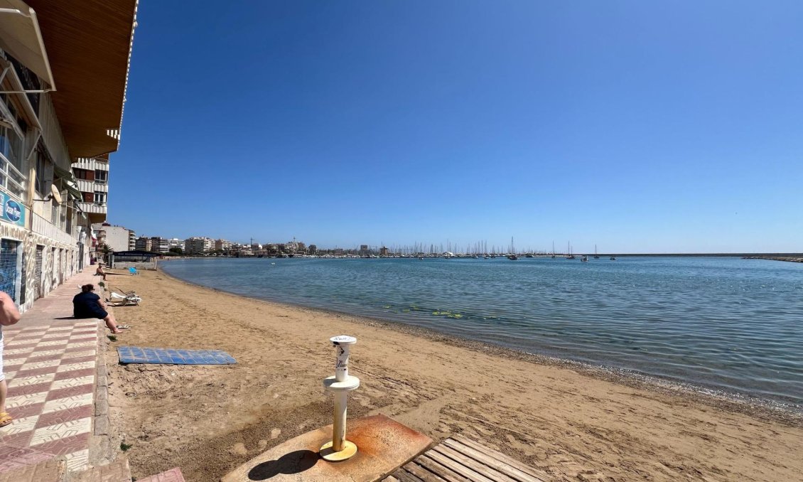 Segunda mano - Apartamento -
Torrevieja - El Acequión - Los Náufragos