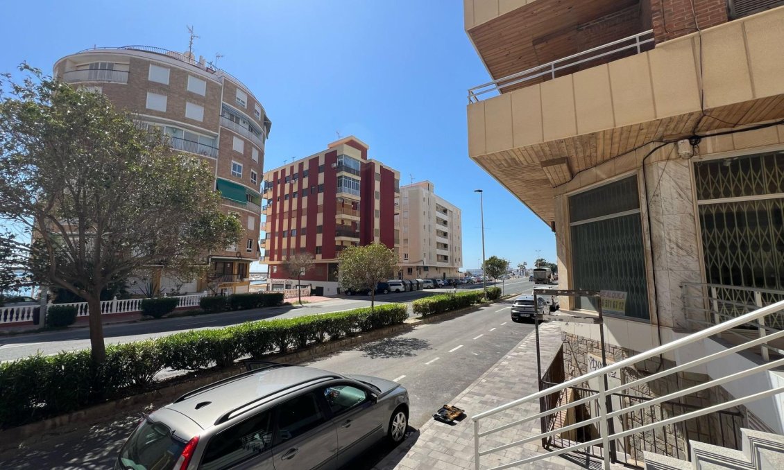 Segunda mano - Apartamento -
Torrevieja - El Acequión - Los Náufragos