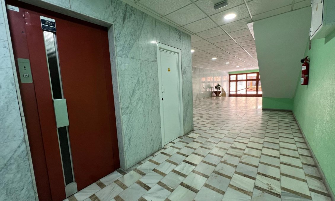 Segunda mano - Apartamento -
Torrevieja - El Acequión - Los Náufragos