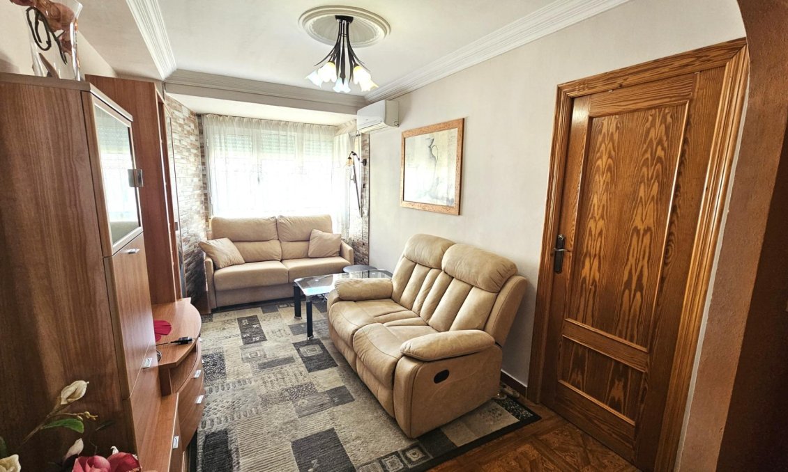 Segunda mano - Apartamento -
Torrevieja - Centro