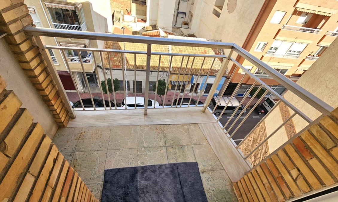 Segunda mano - Apartamento -
Torrevieja - Centro