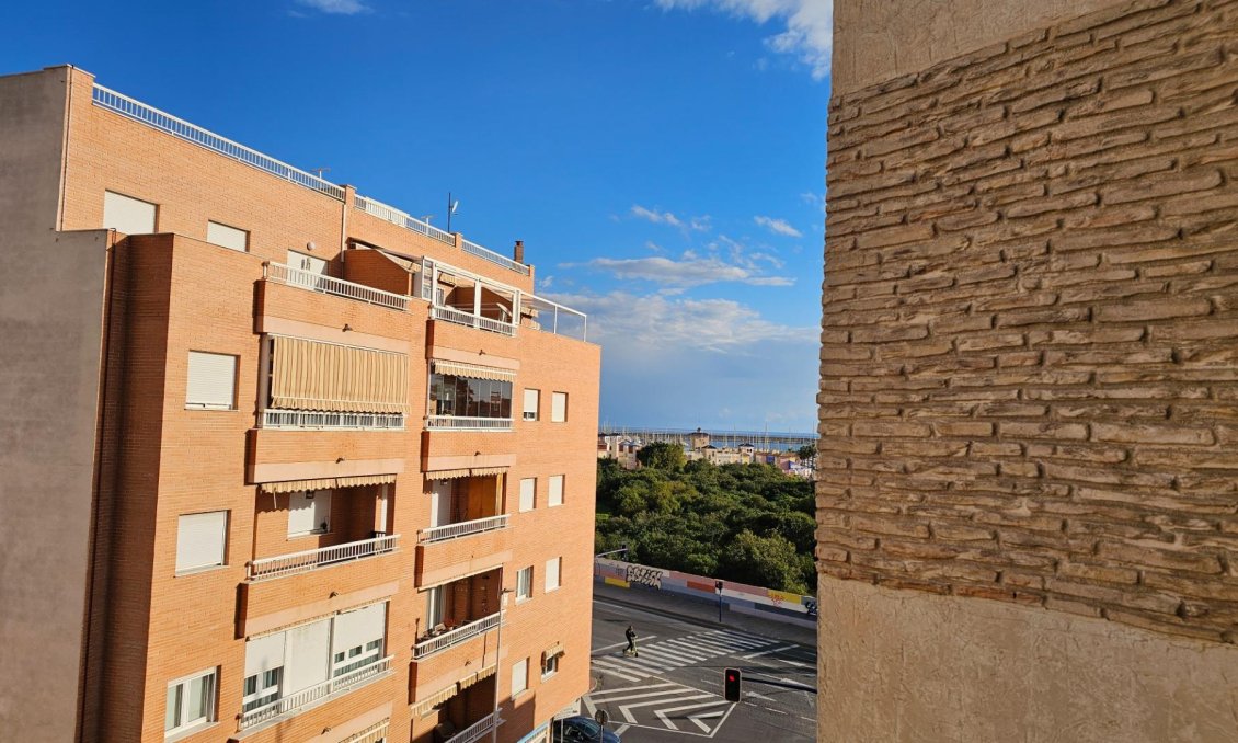 Segunda mano - Apartamento -
Torrevieja - Centro