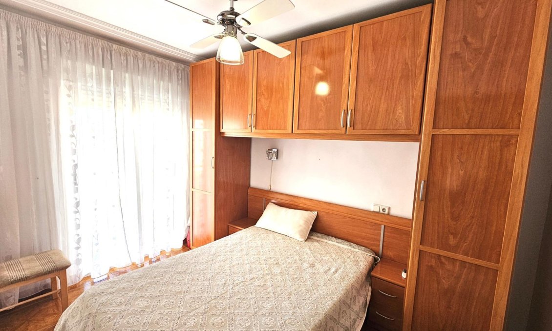 Segunda mano - Apartamento -
Torrevieja - Centro