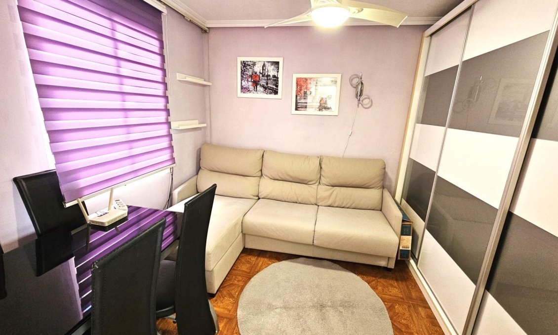 Segunda mano - Apartamento -
Torrevieja - Centro