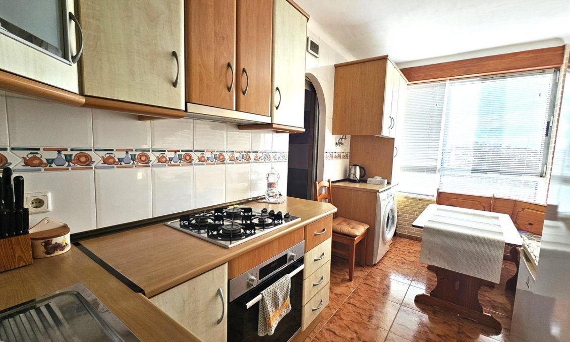 Segunda mano - Apartamento -
Torrevieja - Centro