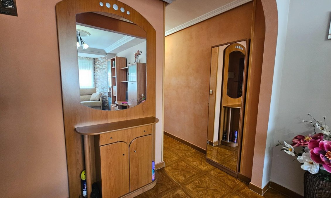 Segunda mano - Apartamento -
Torrevieja - Centro