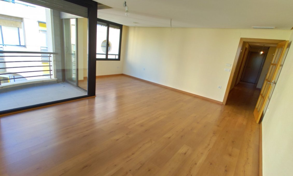 Segunda mano - Apartamento -
Torrevieja - Puerto