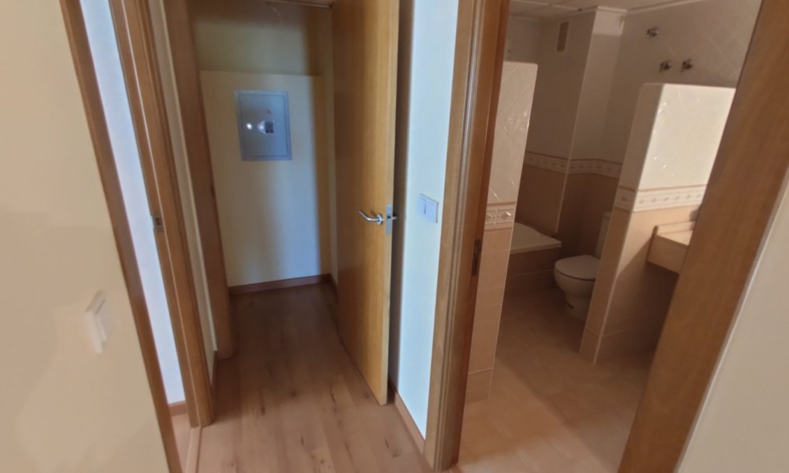Segunda mano - Apartamento -
Torrevieja - Puerto