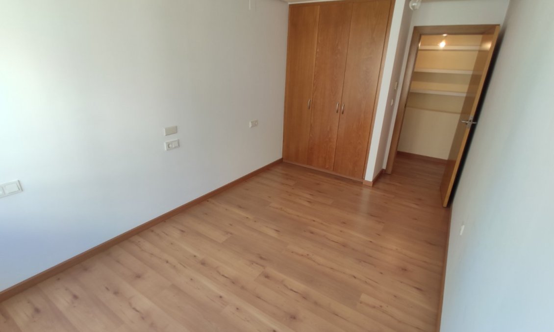 Segunda mano - Apartamento -
Torrevieja - Puerto