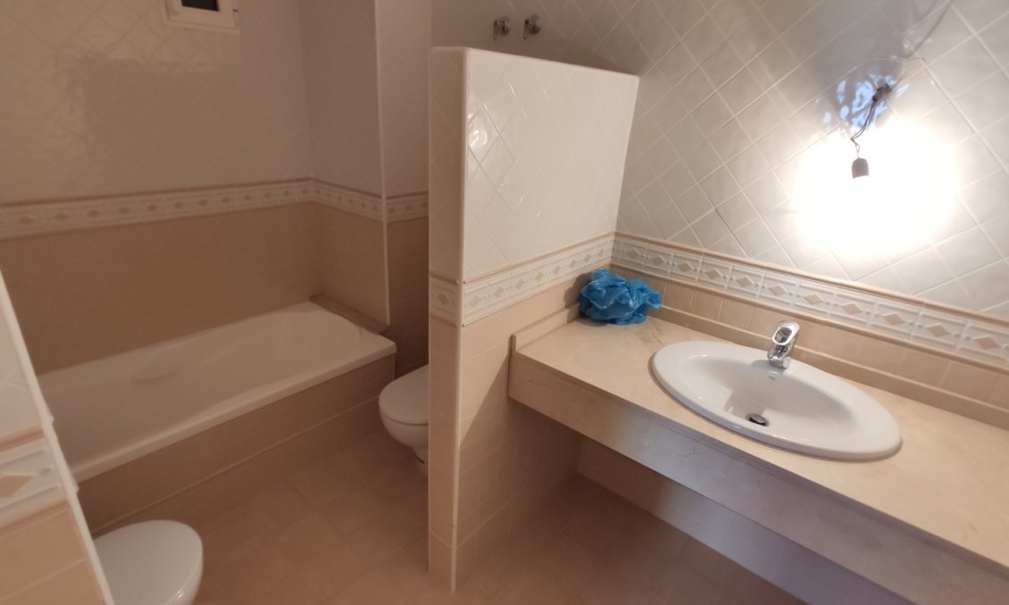 Segunda mano - Apartamento -
Torrevieja - Puerto