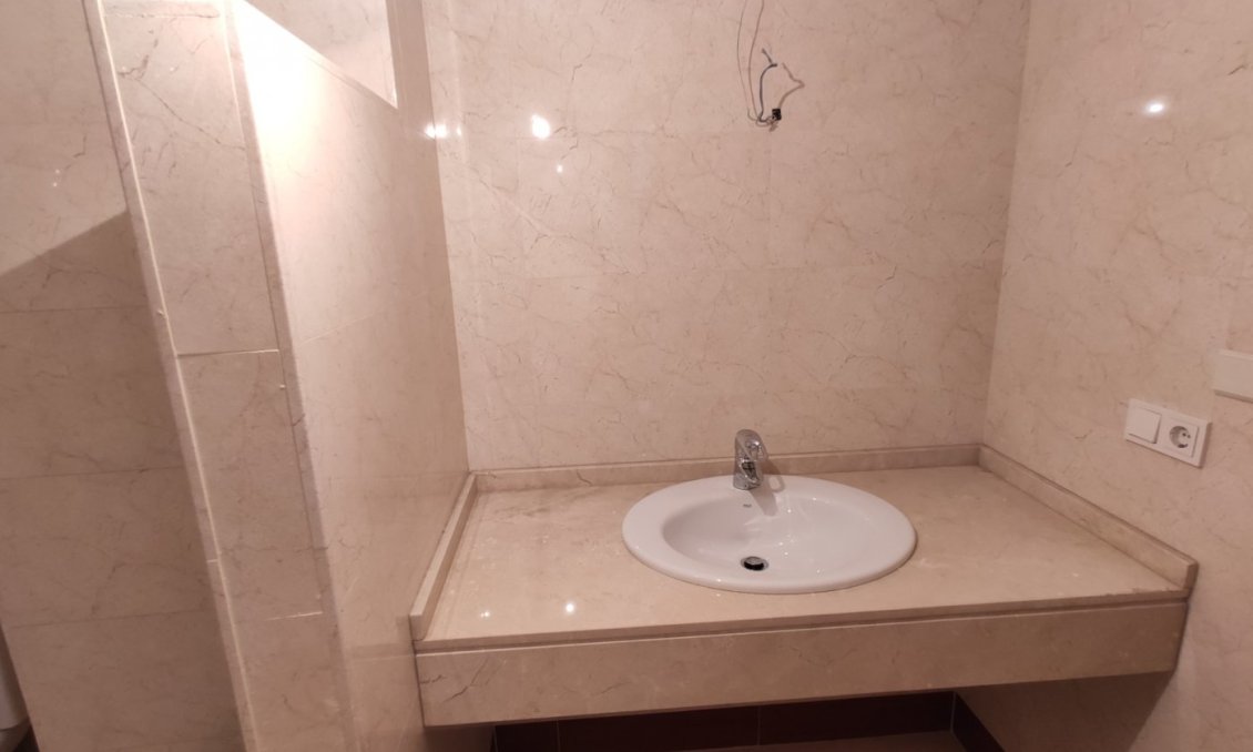Segunda mano - Apartamento -
Torrevieja - Puerto