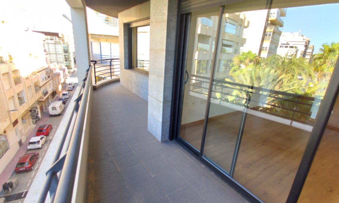 Segunda mano - Apartamento -
Torrevieja - Puerto