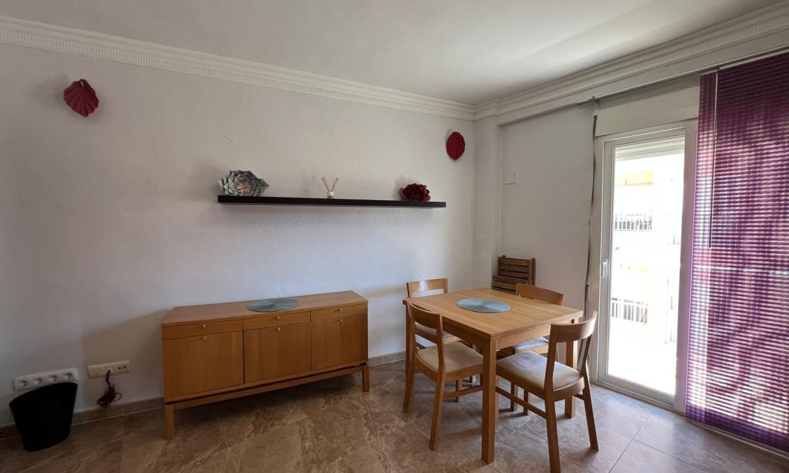 Segunda mano - Apartamento -
Torrevieja - Estacion De Autobuses