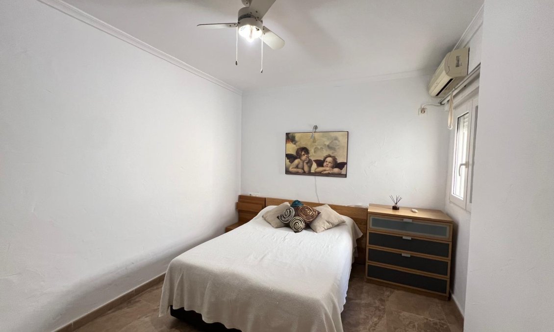 Segunda mano - Apartamento -
Torrevieja - Estacion De Autobuses