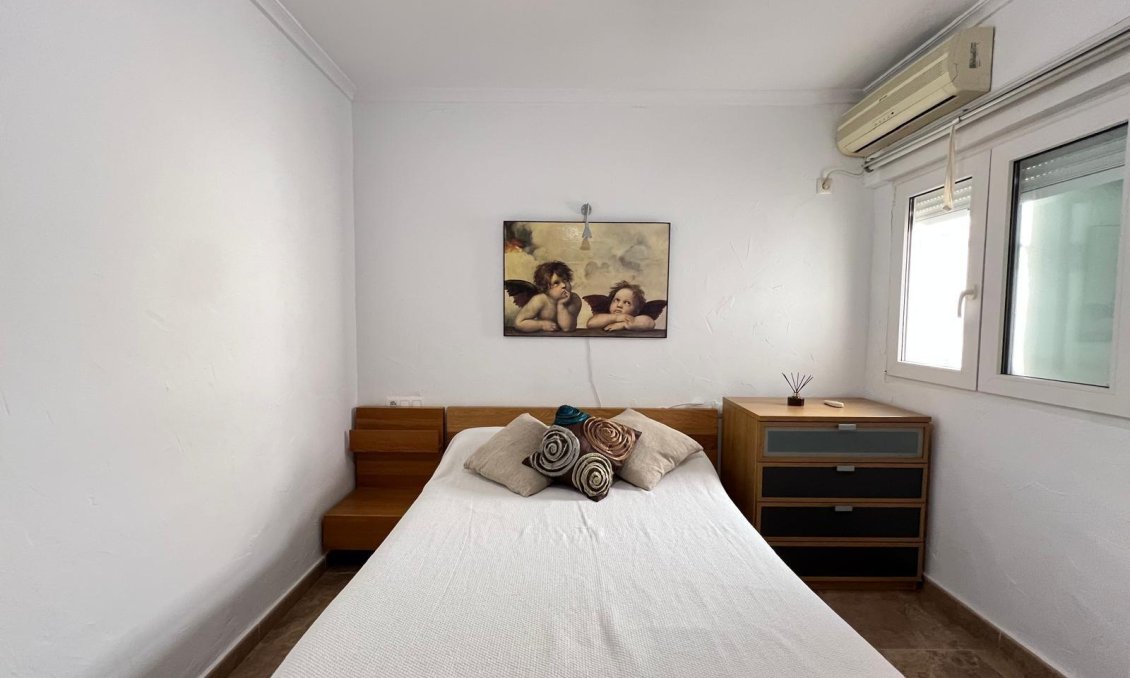 Segunda mano - Apartamento -
Torrevieja - Estacion De Autobuses
