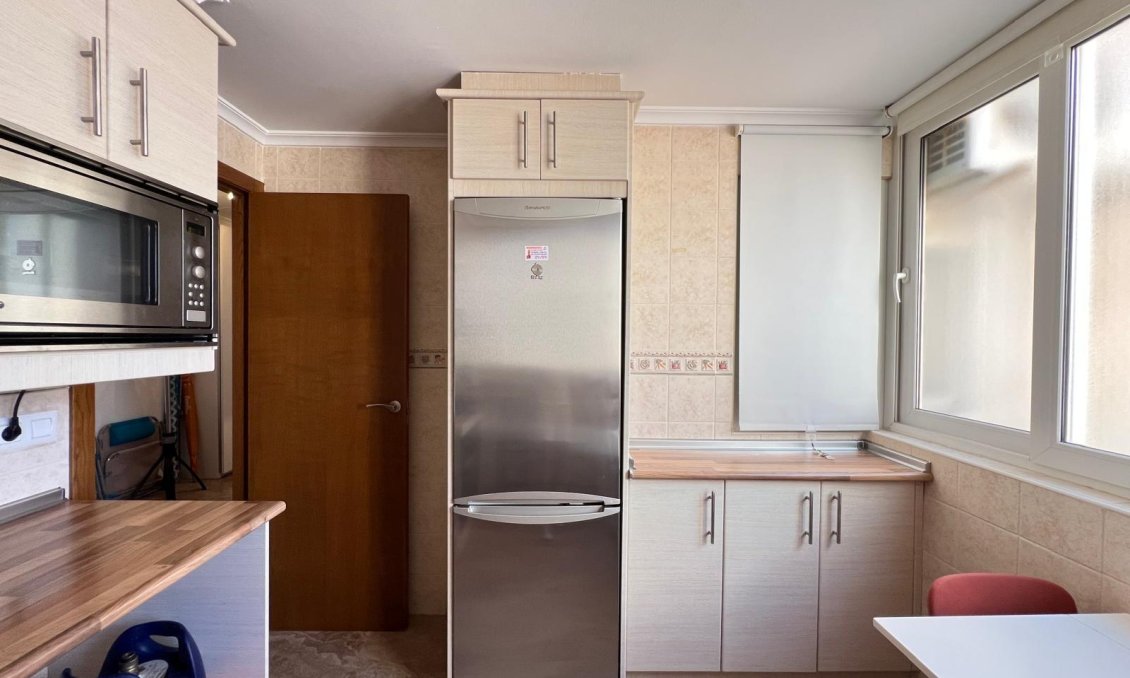 Segunda mano - Apartamento -
Torrevieja - Estacion De Autobuses