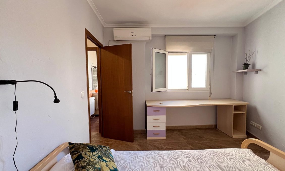 Segunda mano - Apartamento -
Torrevieja - Estacion De Autobuses