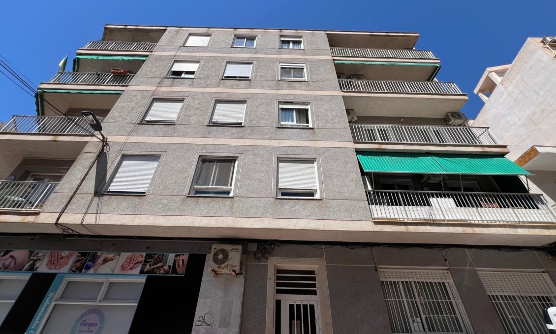 Segunda mano - Apartamento -
Torrevieja - Estacion De Autobuses