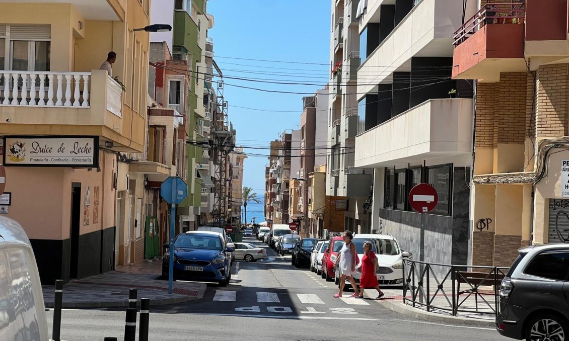 Segunda mano - Apartamento -
Torrevieja - Estacion De Autobuses