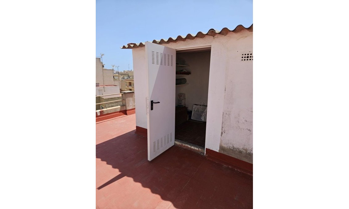 Segunda mano - Apartamento -
Torrevieja - Estacion De Autobuses