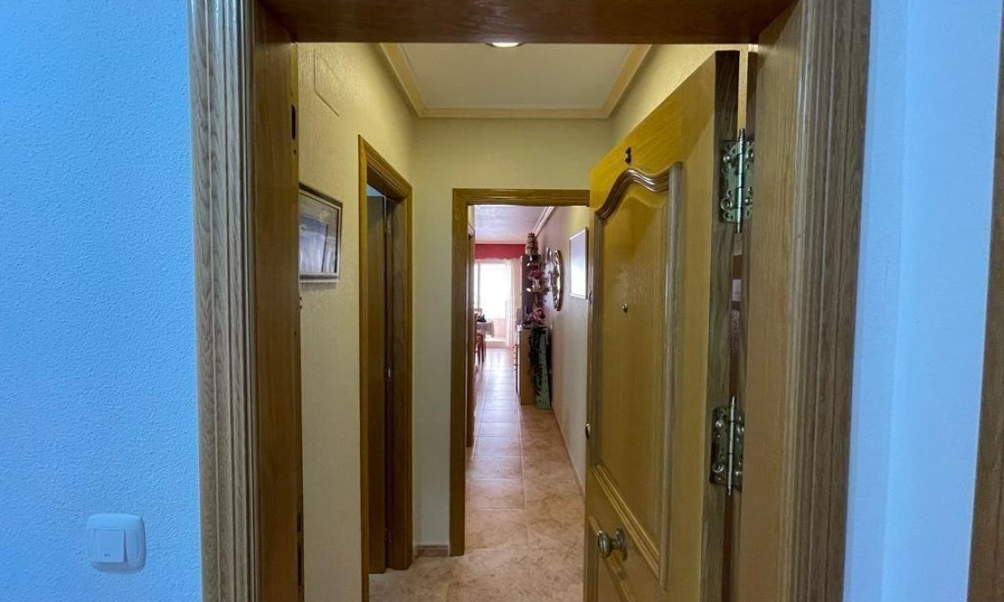 Segunda mano - Apartamento -
Torrevieja - Estacion De Autobuses