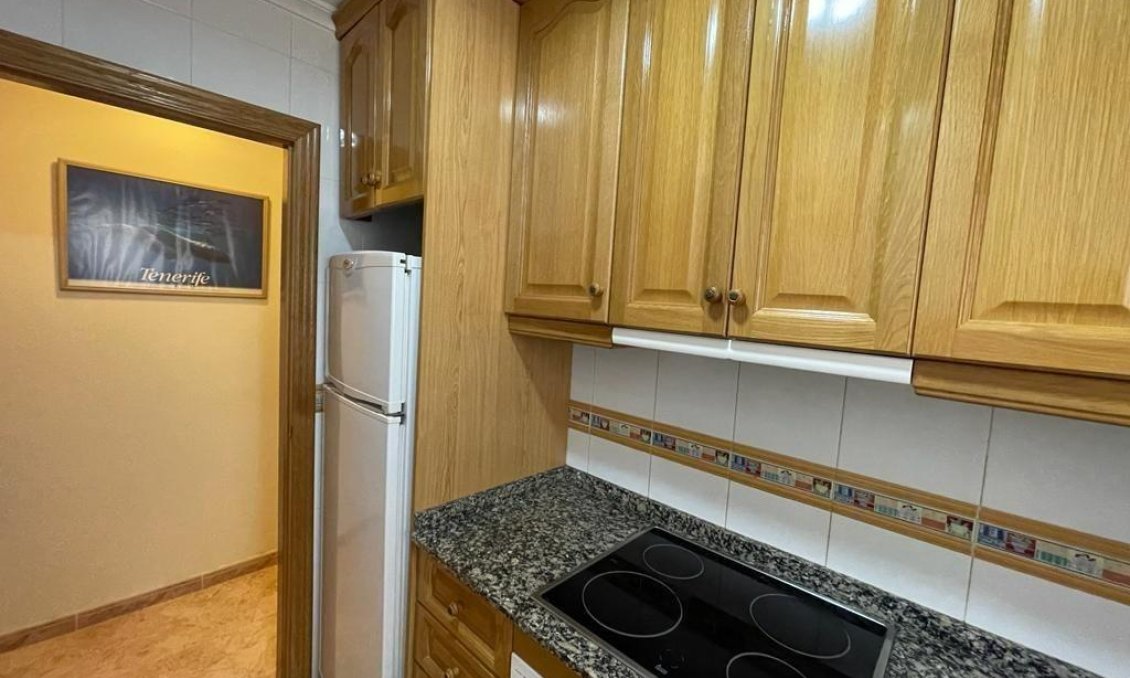 Segunda mano - Apartamento -
Torrevieja - Estacion De Autobuses