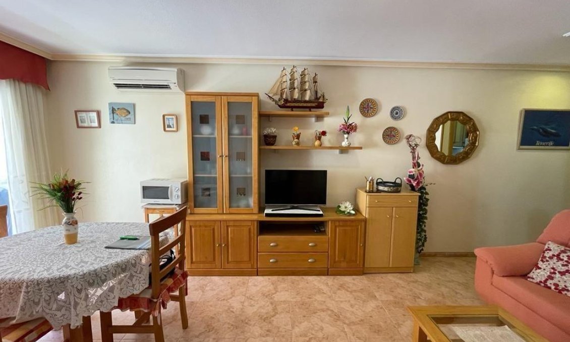 Segunda mano - Apartamento -
Torrevieja - Estacion De Autobuses