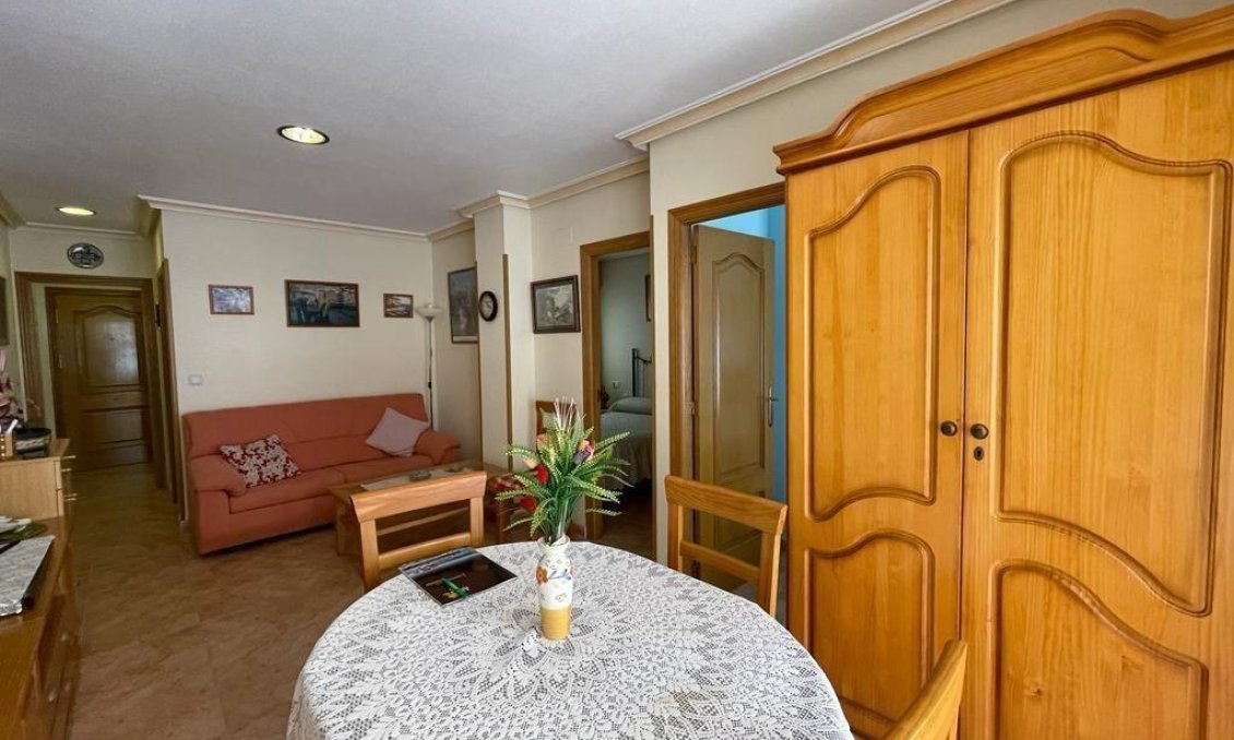 Segunda mano - Apartamento -
Torrevieja - Estacion De Autobuses