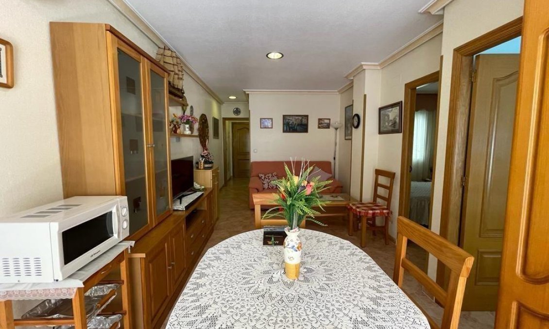 Segunda mano - Apartamento -
Torrevieja - Estacion De Autobuses