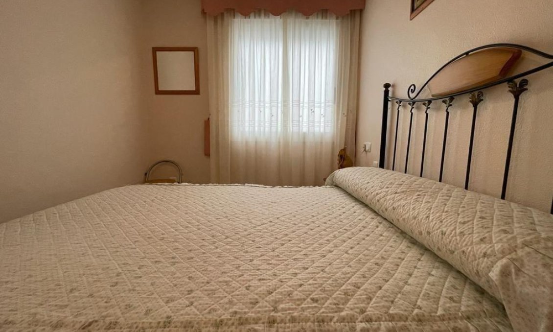 Segunda mano - Apartamento -
Torrevieja - Estacion De Autobuses