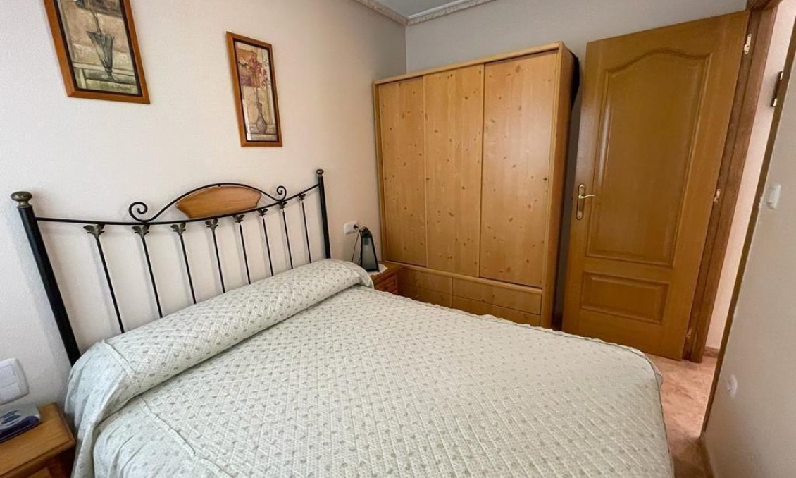 Segunda mano - Apartamento -
Torrevieja - Estacion De Autobuses