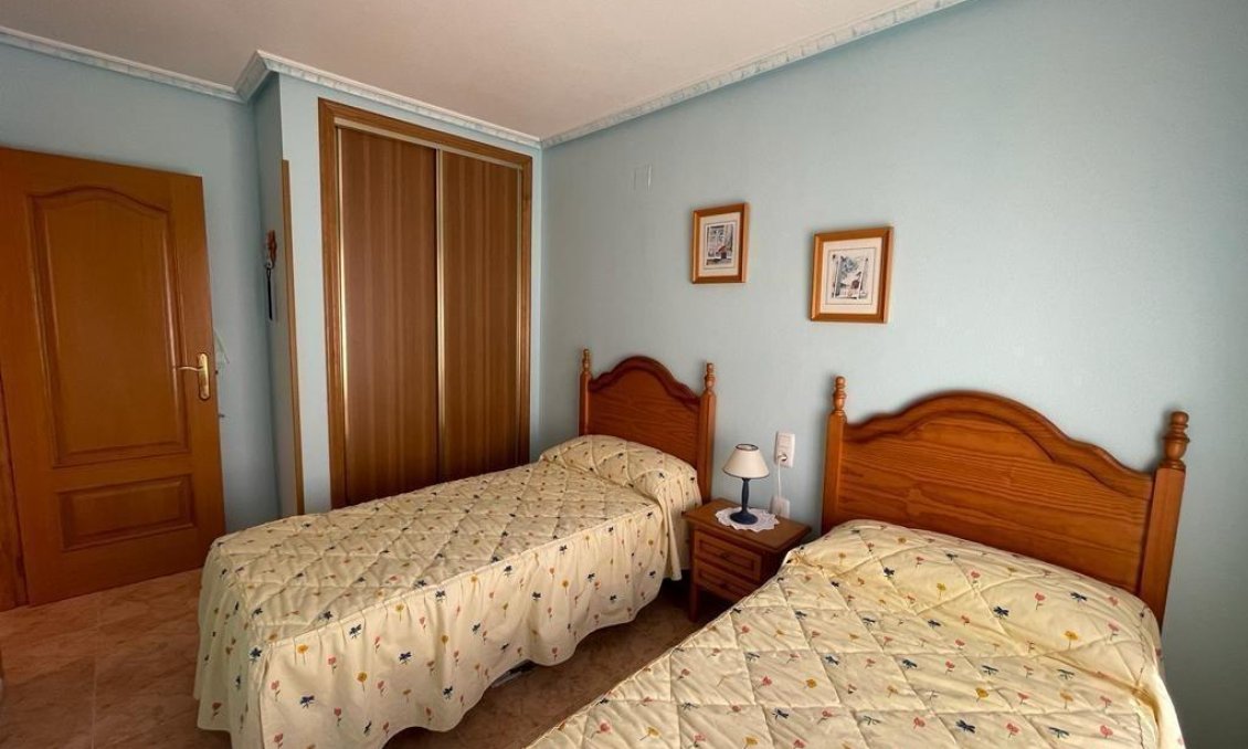 Segunda mano - Apartamento -
Torrevieja - Estacion De Autobuses