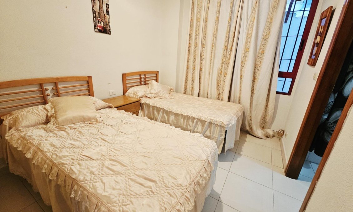 Segunda mano - Apartamento -
Guardamar del Segura - Pueblo