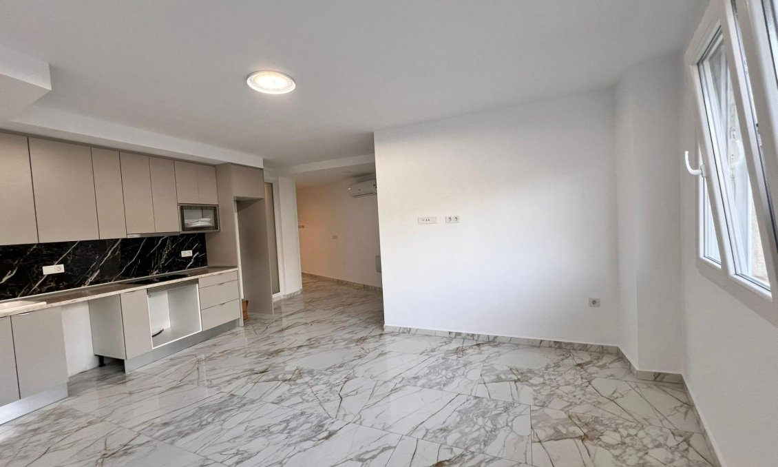 Segunda mano - Apartamento -
Torrevieja - Centro