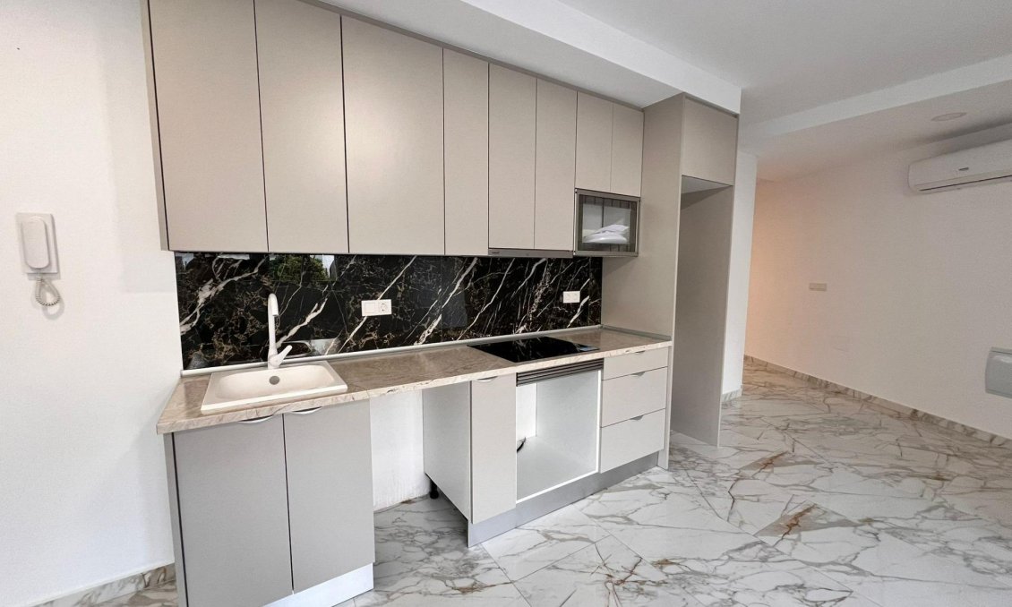 Segunda mano - Apartamento -
Torrevieja - Centro